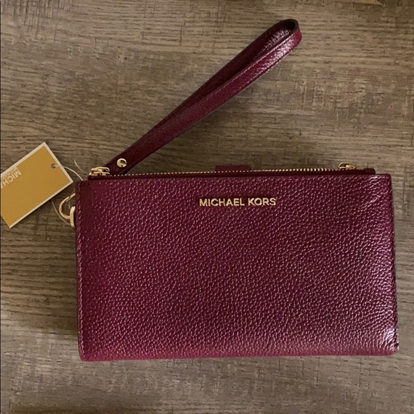 Michael Kors Handbags - Michael Kors Double zip wristlet